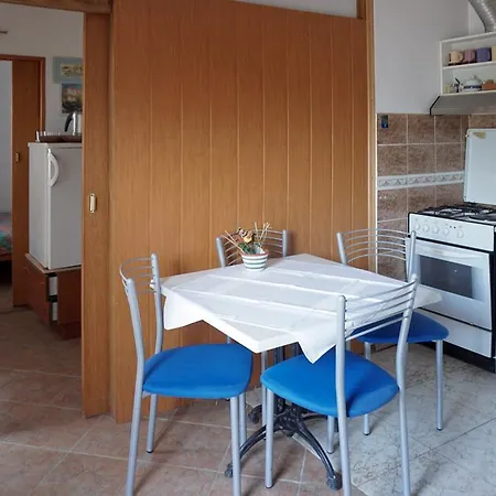 Mirjana Apartment Peroj