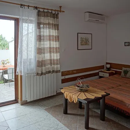 Apartment Mirjana