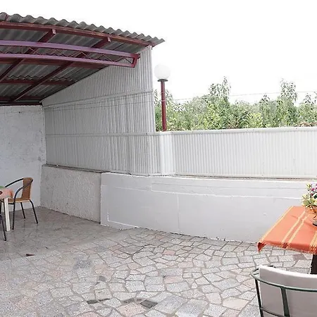 Apartment Mirjana Peroj
