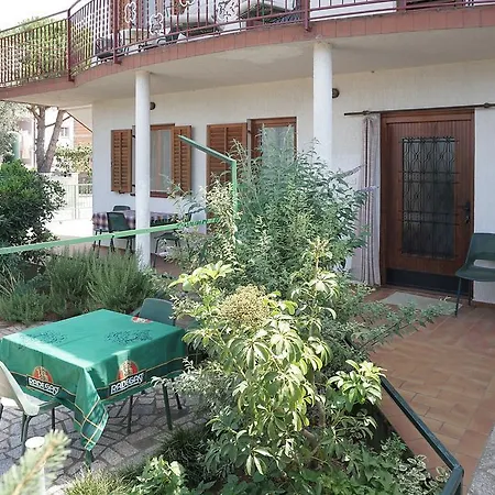 Apartment Mirjana *